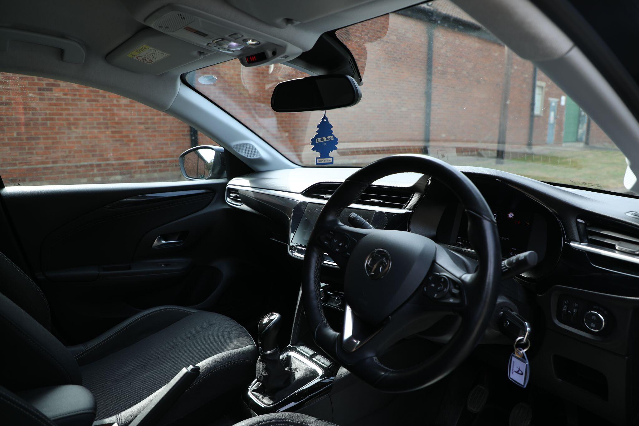 Large vehicle image